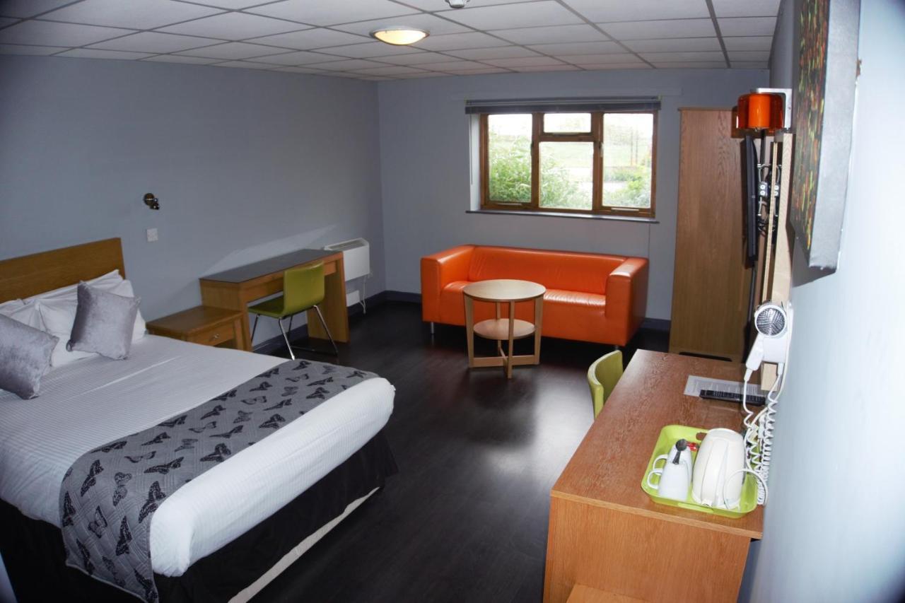 Happy Guests Lodge 로워휘틀리 외부 사진